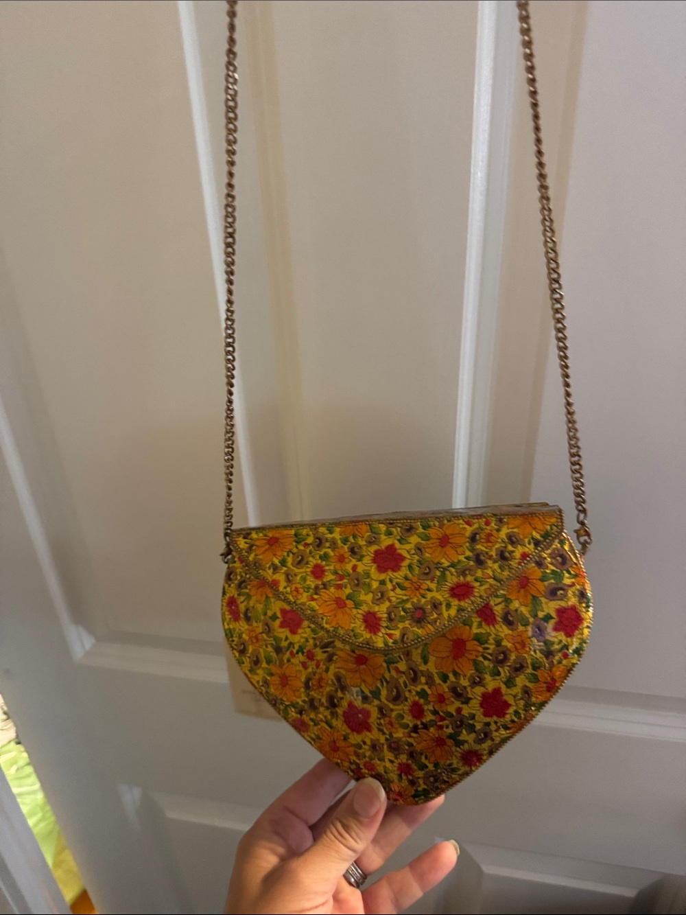 Antik Kraft Yellow Floral Heart Crossbody with Gold Chain